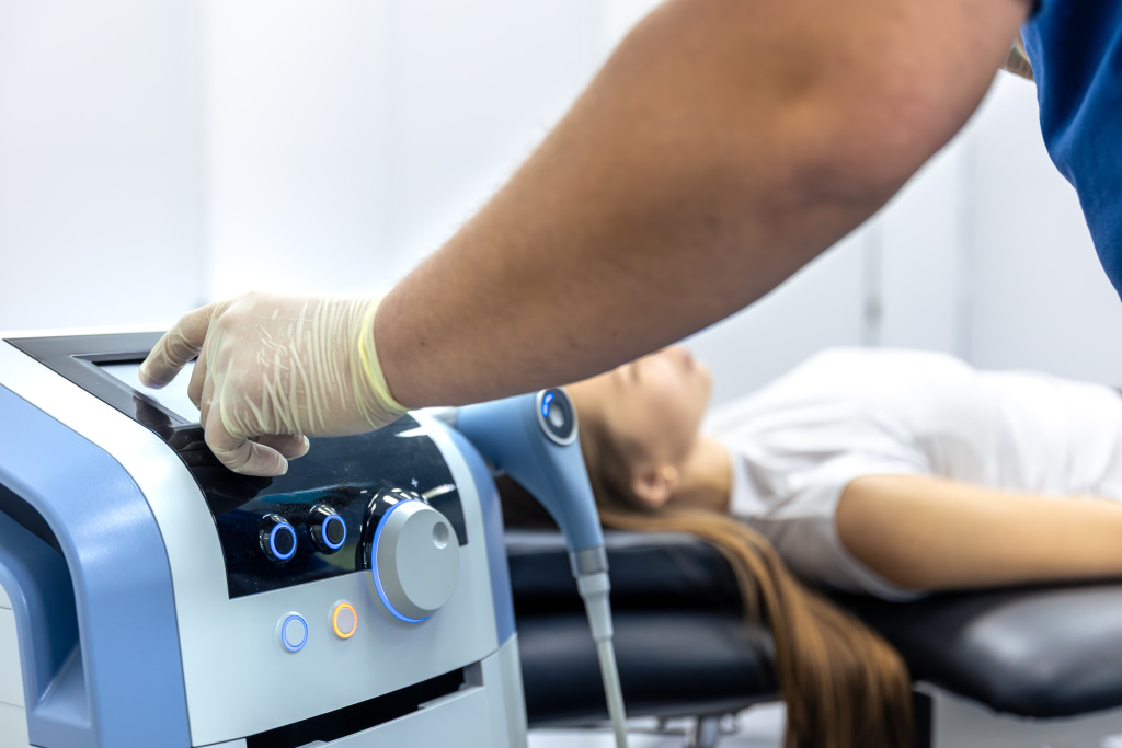 physiotherapist-adjusts-rehab-machine-with-female-patient-resting-therapy-setup-moment (1).jpg physiotherapist-adjusts-rehab-machine-with-female-patient-resting-therapy-setup-moment (1).jpg